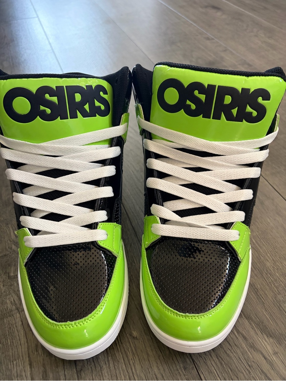 Osiris mid convoy men's size 11 Skate Shoes in Neon Green and Black